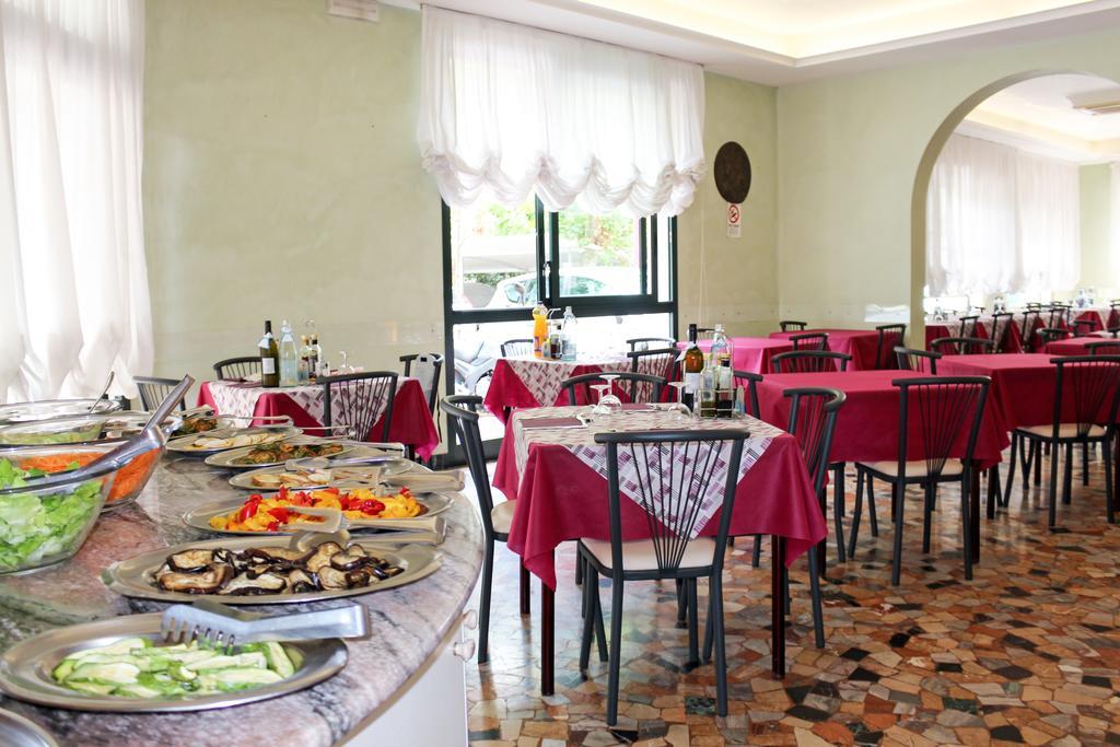 Hotel Buda Bellaria-Igea Marina Exterior foto