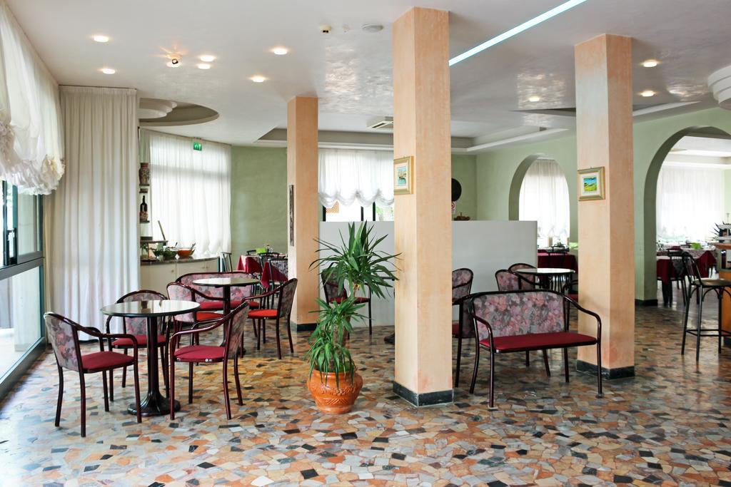 Hotel Buda Bellaria-Igea Marina Exterior foto