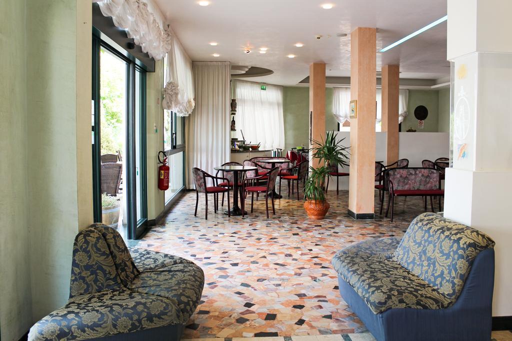 Hotel Buda Bellaria-Igea Marina Exterior foto