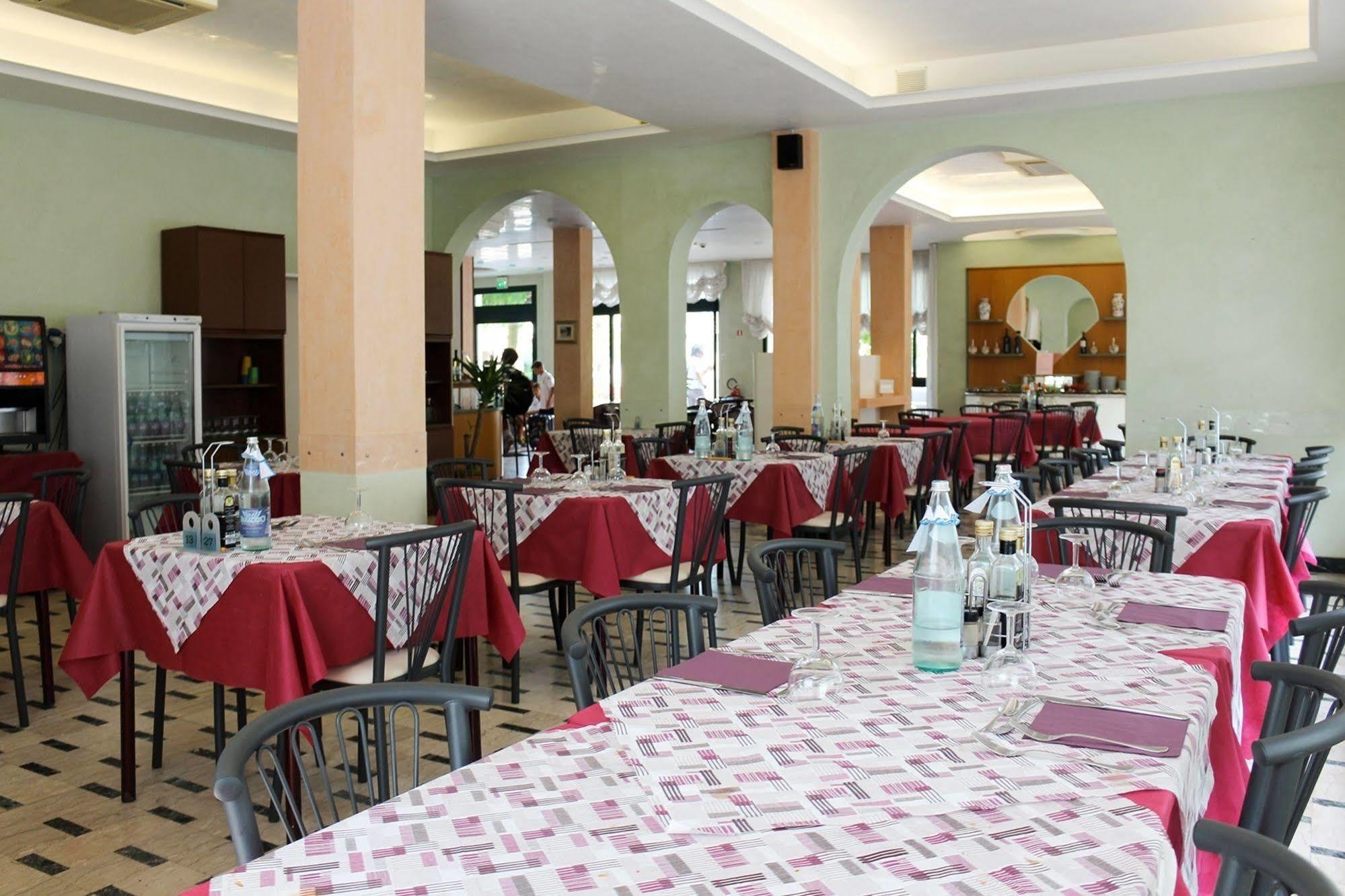 Hotel Buda Bellaria-Igea Marina Exterior foto